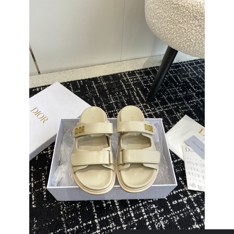 Ch*el slippers